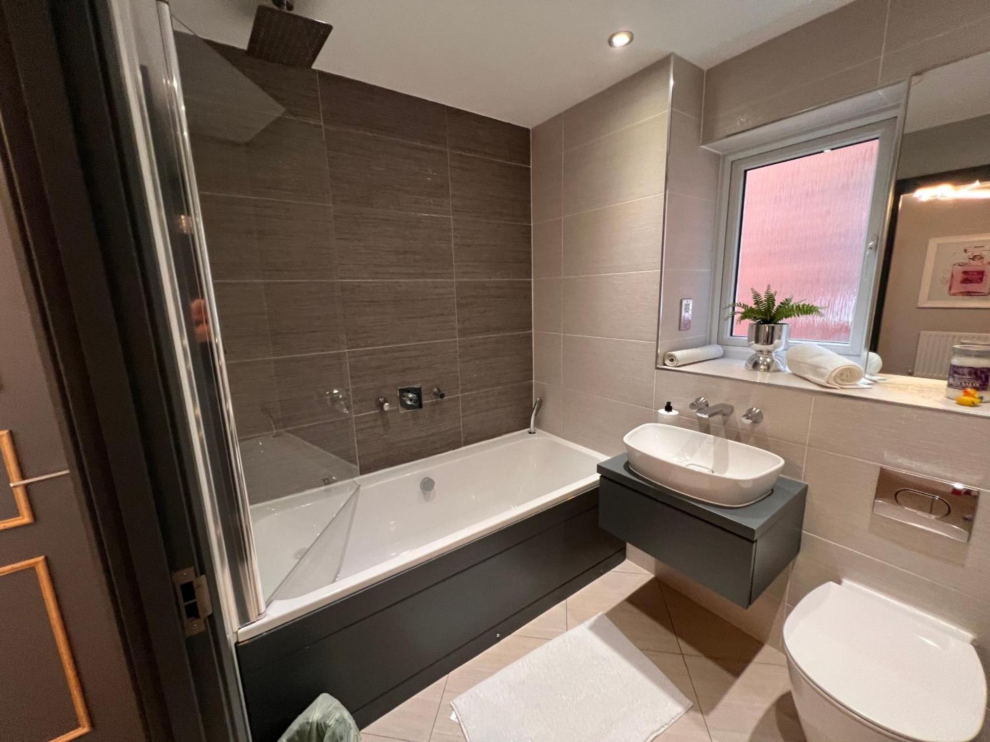 Luxury Durham Home In Dh1, Free Parking, No Fees エクステリア 写真